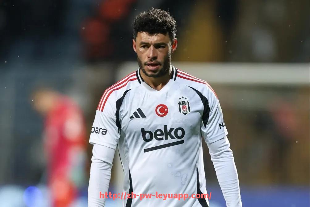 乐鱼体育入口-法甲进攻策略深度分析:高位压迫与快速反击比较