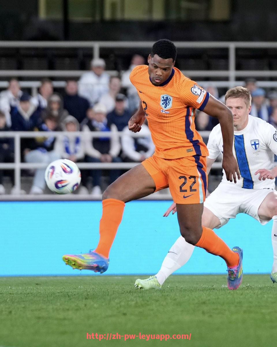 乐鱼体育入口-世俱杯战术视频剪辑合集发布，精彩战术执行逐帧解析